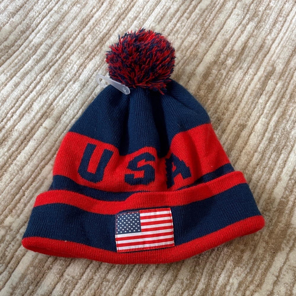 USA Pompom Hat